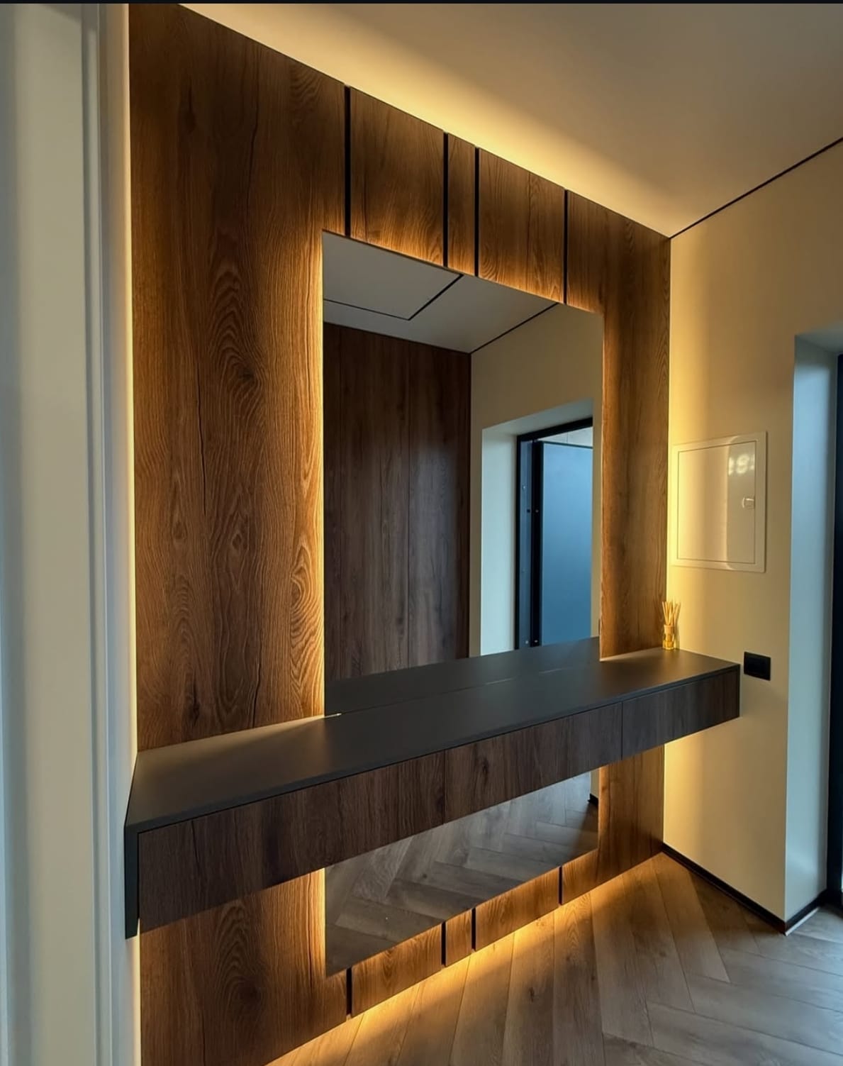 სარკე კონსოლით Veneered MDF შემოსასვლელში